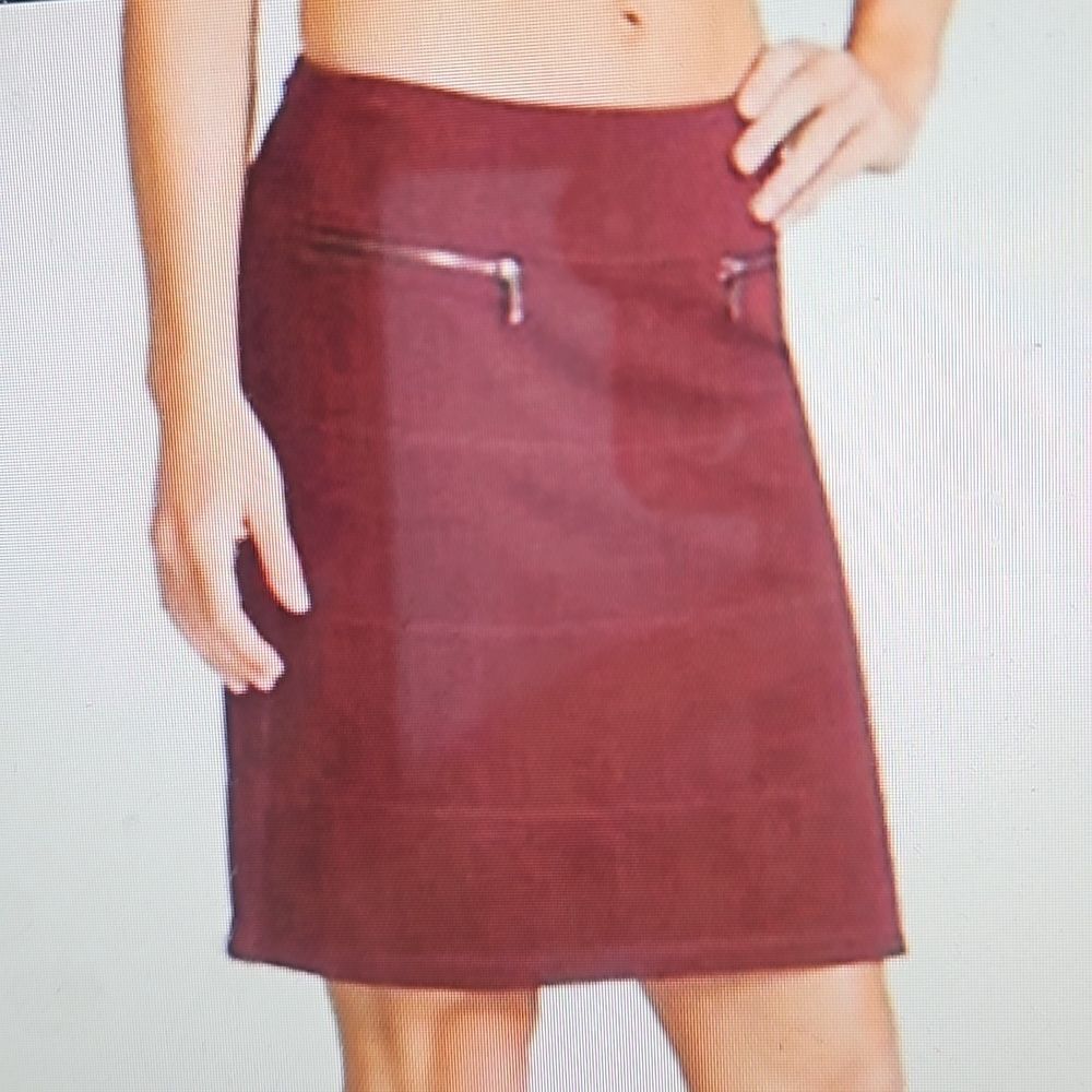 ATHLETA Burgundy Zipper Skirt Size M